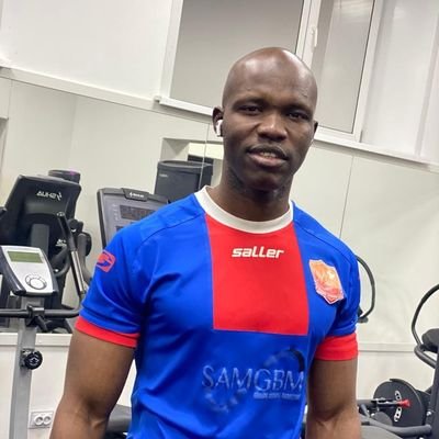 real_oum's profile picture. 𝕷'é𝖕é𝖊 𝖉𝖊 𝖑𝖆 𝖓𝖆𝖙𝖎𝖔𝖓 🇬🇳