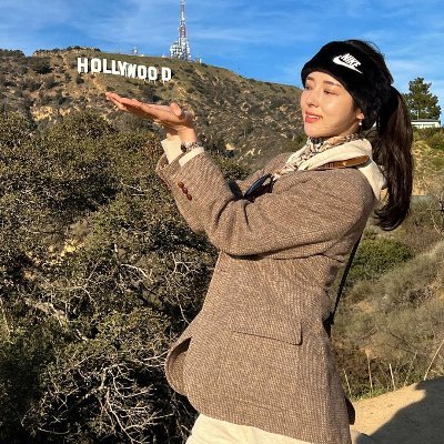 1n1vla's profile picture. Being strong is not the same as becoming a strong person, but becoming calmer