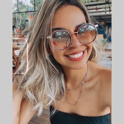 Que a inveja das pessoas que fingem gostar de nós não tenha força suficiente para nos tirar do caminho certo!! Amém 🙏🏼💙.