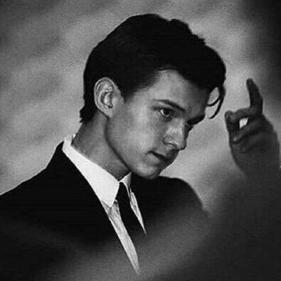 - ♡︎ Tom Holland ♡︎ -
𝗟𝗮𝘂𝗿𝗮🫶🏻
updates and daily posts 💌