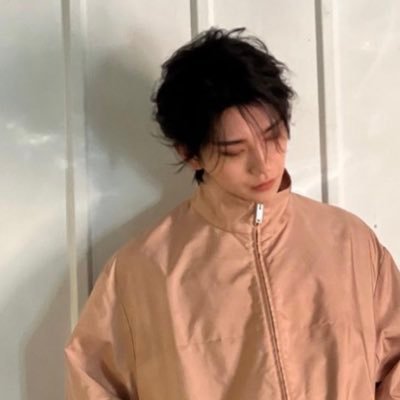 1NTAKHWANG's profile picture. bye