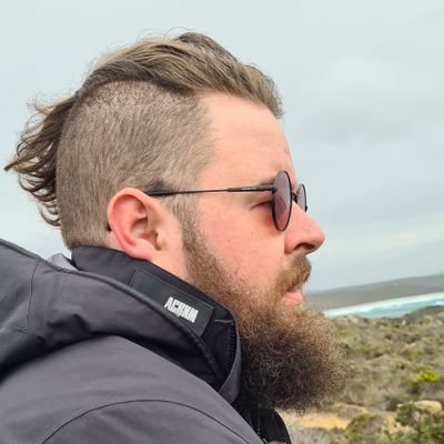 lickthe_bag's profile picture. everybody's hunted, with a smile