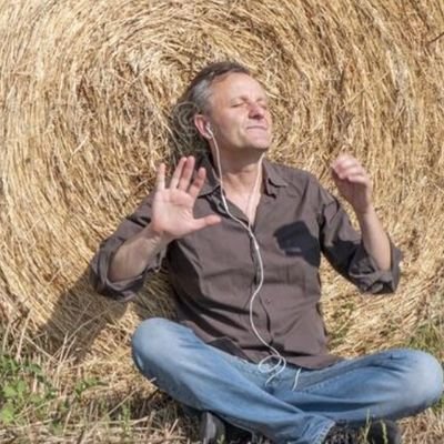 DavidMennucci's profile picture. university of bologna

fashion consultant