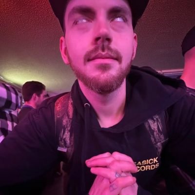 heavyisthesoil's profile picture. 