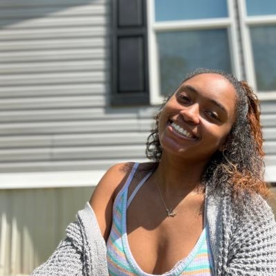 live happy ☀️