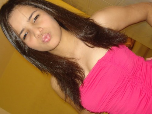 mee chamoo viitoria ... 
sou umaa meniina meeiiiga sincera legal
palhaça ás vezes , mais sempre dee bem
coom a vvidàa ' ;) quer saber mais ? #faloow-me