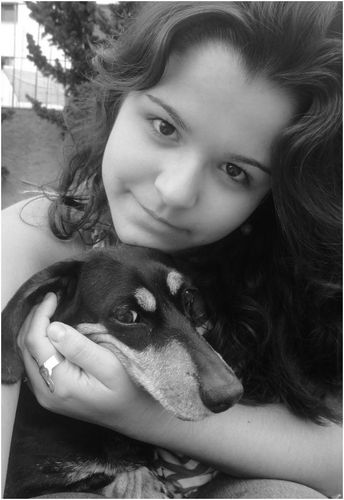 Gaby é uma guria chata e sem graça. Sua única qualidade: fazer miojo. Ah, e  é paulista gauchesca : gosta de arroz e feijão mas adora uma polentinha frita =P