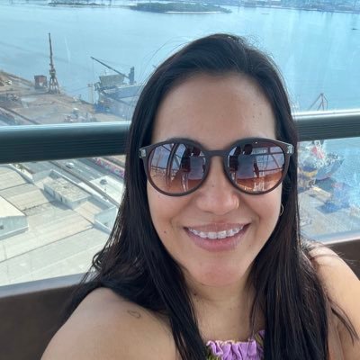 Pateacher's profile picture. Se alguém fizer você feliz....REVIDE!