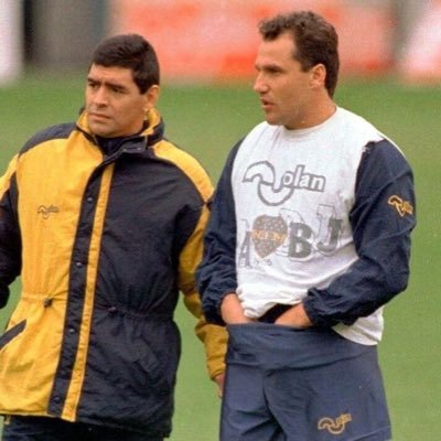 escribo con la derecha pero pienso con la zurda. Antiriquelme y corredor de bolsa