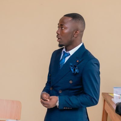 EphremMukenger3's profile picture. Auditeur junior au sein du cabinet @baecfiscal