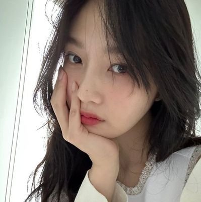 Iouvire's profile picture. closed!