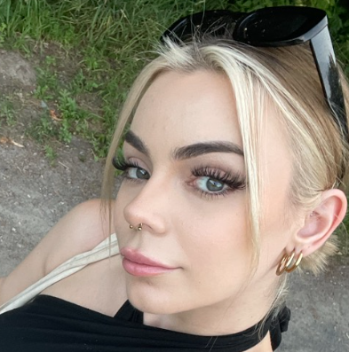 callmek35267266's profile picture. Natural blondie
Backup account, follow main @Kiki_morand