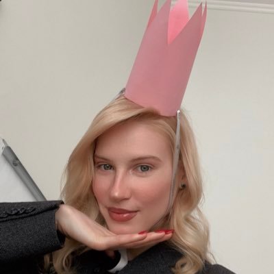 lenakosmos_'s profile picture. 💙💛