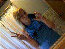 my name is Kaylee. I love dirt track racing & have been racing for 4 years now(: anything else? just ask.