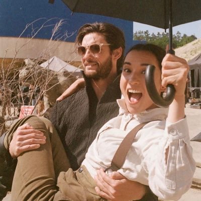 darklinasdulcet's profile picture. ❝ 𝐭𝐡𝐫𝐨𝐮𝐠𝐡 𝐥𝐨𝐯𝐞 𝐚𝐥𝐥 𝐢𝐬 𝐩𝐨𝐬𝐬𝐢𝐛𝐥𝐞 ❞