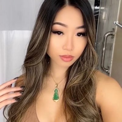 25 ♐︎ ♡ ♡ ♡ ♡ ♡ Licensed lash & nail tech - Check out my beauty account & come visit me🤗✨ Follow to keep up w/ my work💅🏼- IG: beautybyamie_xx