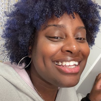 GinaaaSings's profile picture. I sing. I bake. I embarrass myself.