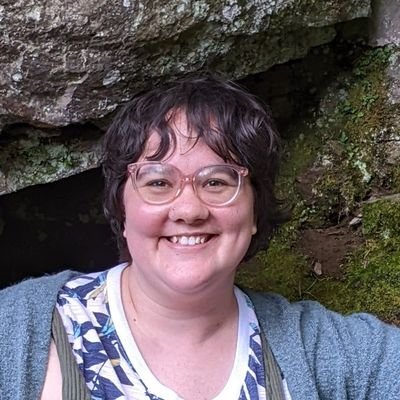 Linguist studying second language acquisition and sociolinguistics at U of South Carolina, & a newly minted PhD. Passionate about linguistic justice.
she/her