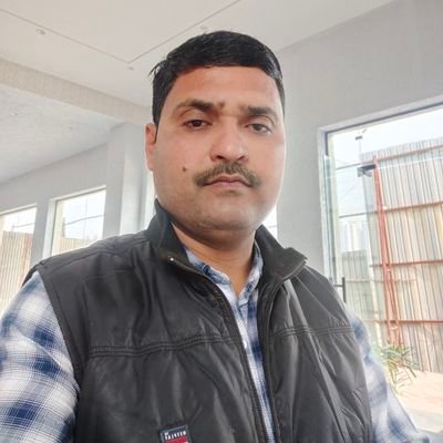 abnish15's profile picture. 