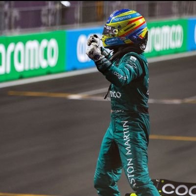 Fernando Alonso es el ser humano más perfecto que se ha creado. Alcaraz, Doncic, Marquez y Messi le hacen competencia. Davidovich no, pero lucha. F1 ante todo.