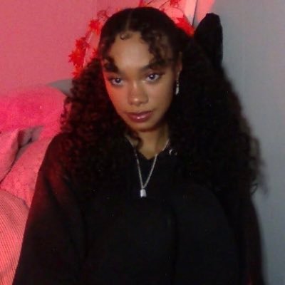 Small aggressive twitch streamer - Hi I'm Tiara - Twitch Affiliate :)