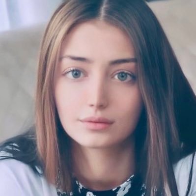 ihy765_uy54e_ih's profile picture. الله ♥