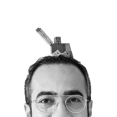 pouyaism's profile picture. ✏️ 📷  ☕️