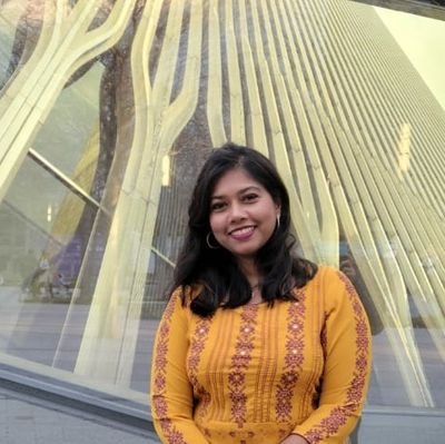 i think,myself,as a confident young woman,trying to achieve my goals and ambitions.I always want to dream big & be a positive & lively person to inspire others.