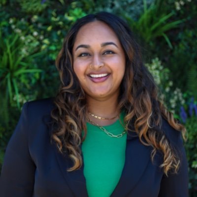 managing stuff • currently team @AbdulElSayed • always team @EngelforArizona / @pwcdanica / @dccc / @KamalaHarris / @CofC • she/her