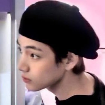 everitgoes's profile picture. ⋆ ˚｡⋆(❍ᴥ❍ʋ)⋆ ˚｡⋆ ☁️✏️