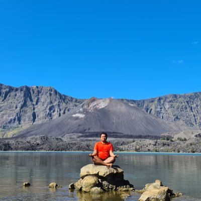 Investment and Stocks # Engineer @/cloudflare. Hiking, Mountaineering and Photography. {Tweets are my own}