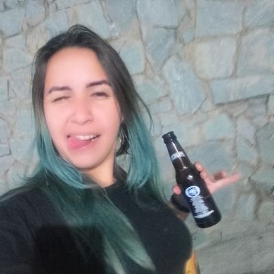 charline_rojas's profile picture. mamá de 🐥🐥🐥🐥
enamorada del tiempo
🇻🇪 y 🦁 caraquista.⚾