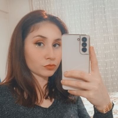 mrvemavi's profile picture. İns: @mrve.mavi
İnstagram : @gokcenin_annesi