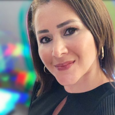 Esposa, madre, emprendedora. Soñaba por años con un emprendimiento que sirva para apoyar a otros. Co - Founder https://t.co/Uky6wniwTK 👨🍳😋🚀