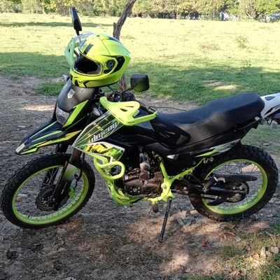 Megusta conocer otros lugares ,contar caballo,manejar moto salir bailar con vivir con la familia, le.boy al real Madrid, psg, megusta la MLB, bolibol.