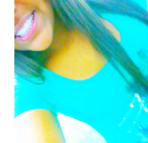 Aquaariana, humilde, carinhosa, amoroosa, companheeira ee ttudo ooe voocee deesejaar