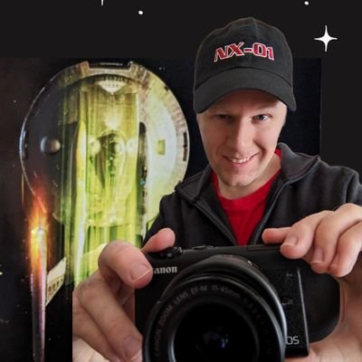 🇨🇦(He/Him)Sci-Fi fan,Gamer,want to be Writer and all around creative guy.
Part time Photographer Full time Transformers collector and Star Trek fan🖖