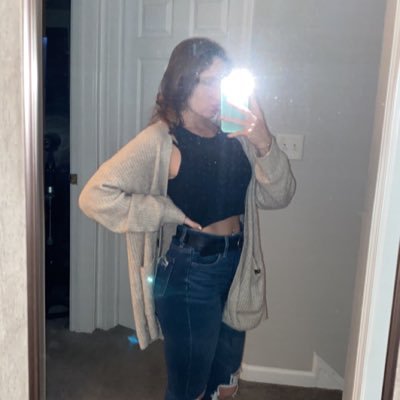 taymichelle02's profile picture. live life                                                            brockport 23