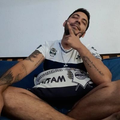 Tendria que pensar que me esta pasando, pero es que estoy cansado de pensar.
Luca Andrea 26-06
Del lobo como troglio. 🐺
25 años.