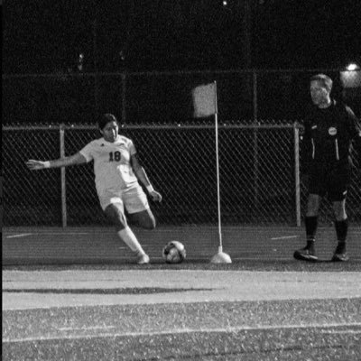5’3 | Co’ 2023 | John F. Kennedy | 3.5 GPA | forward/ midfielder | junior year highlights : https://t.co/PeFtWwOOtD