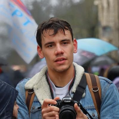 Journaliste pigiste et dessinateur
J'écris sur ce que j'aime et j'aime pleins de trucs
Ex @libe, @SO_Pau, @20minutes Culture et Médias
Formé à @IjbaOfficiel