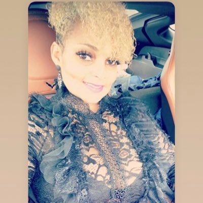 ToniaMackson's profile picture. 