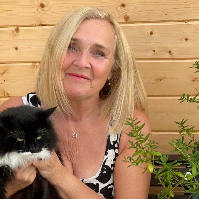 Author, mum, journalist, Yorkshire lass through and through.  Cats, books, tea and puddings, love the taste of life and forever reading.