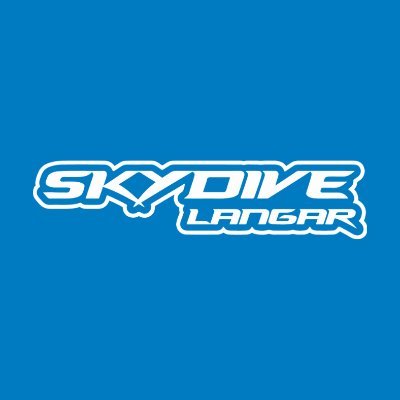 Skydive Langar is based in Nottinghamshire. We offer Tandem skydives, Charity Skydives, Accelerated Freefall, and Basic Skydiving courses all for beginners!