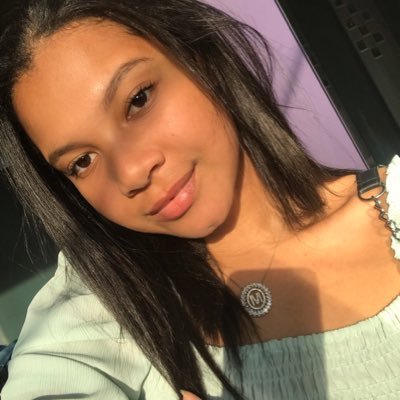 mirelalvess's profile picture. 