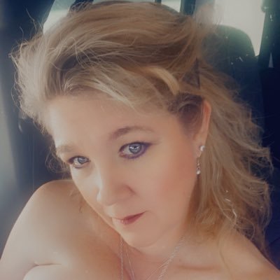 MILF and I am loving Life!!!! Loving the new ME! I will be happy to help you with your fantasies. Just ask….. naughty thoughts and ideas!!!! Discount Link