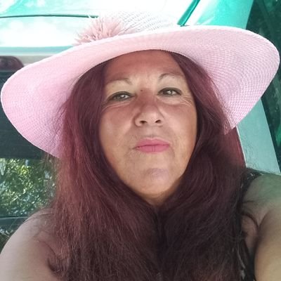 sandrabadano's profile picture. Muy hincha de River!Como te extraño Néstor!!!