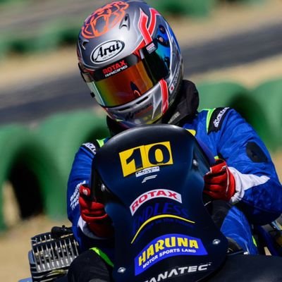 Karting and E-sports Racing Driver/16