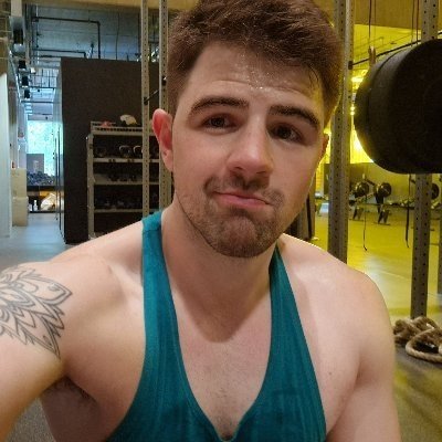 Scottish muscle-cub & self-proclaimed himbo, Adorable and a bit of a nerd 🤓🎮. 🔞 DM for filming. DM for private sessions. No PPV