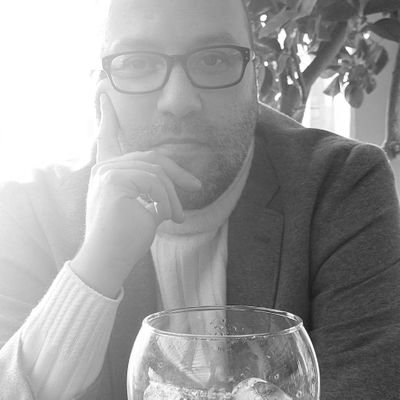 Escribo, enseño, edito.
Tramoyista en @lapipadekifed.
Mi último libro de poemas se titula 'Las demoras' (Comares, 2023, col. La Veleta). No se atropellen.